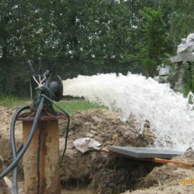 泥土层大口径大水量深水井